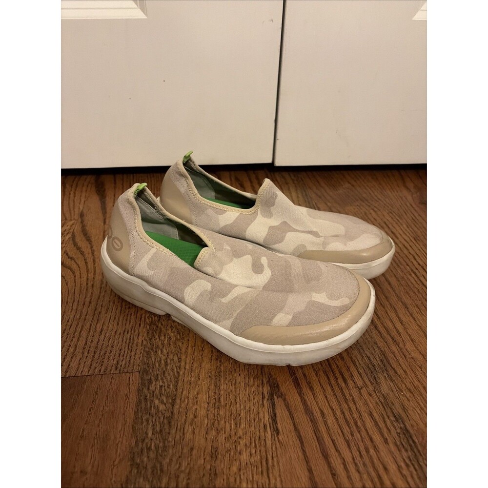 Women’s OOFOS EEZEE Camo Tan Slip On Shoes Sneakers Size 8